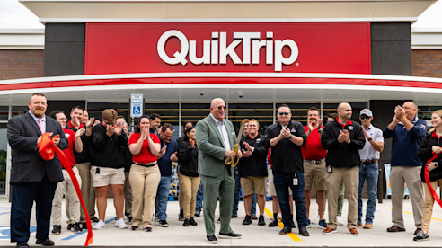 QT Ribbon Cutting 4-23-25 (10 of 27)